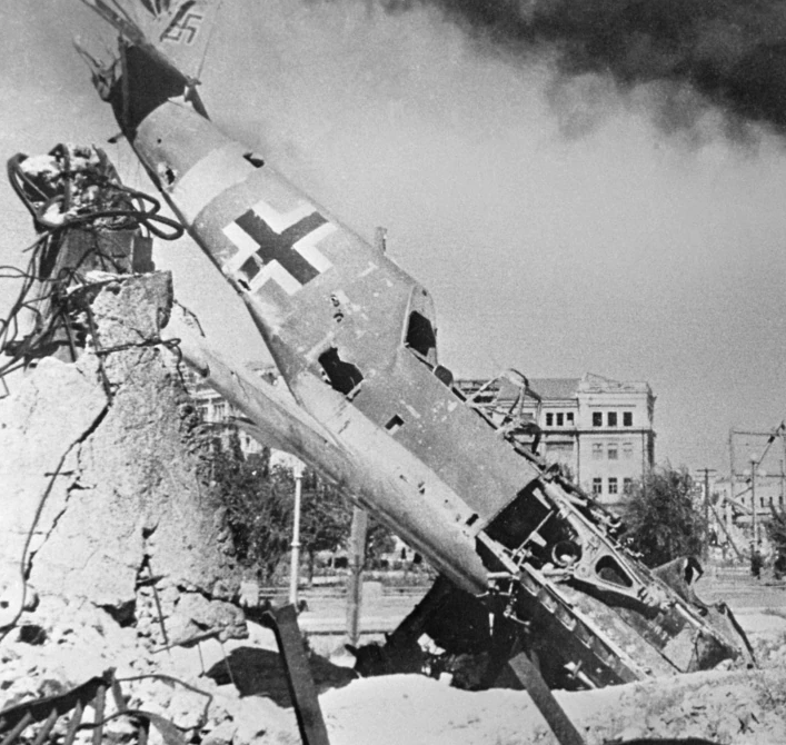 Spadlé letadlo Bf-109 při bitvě o Stalingrad